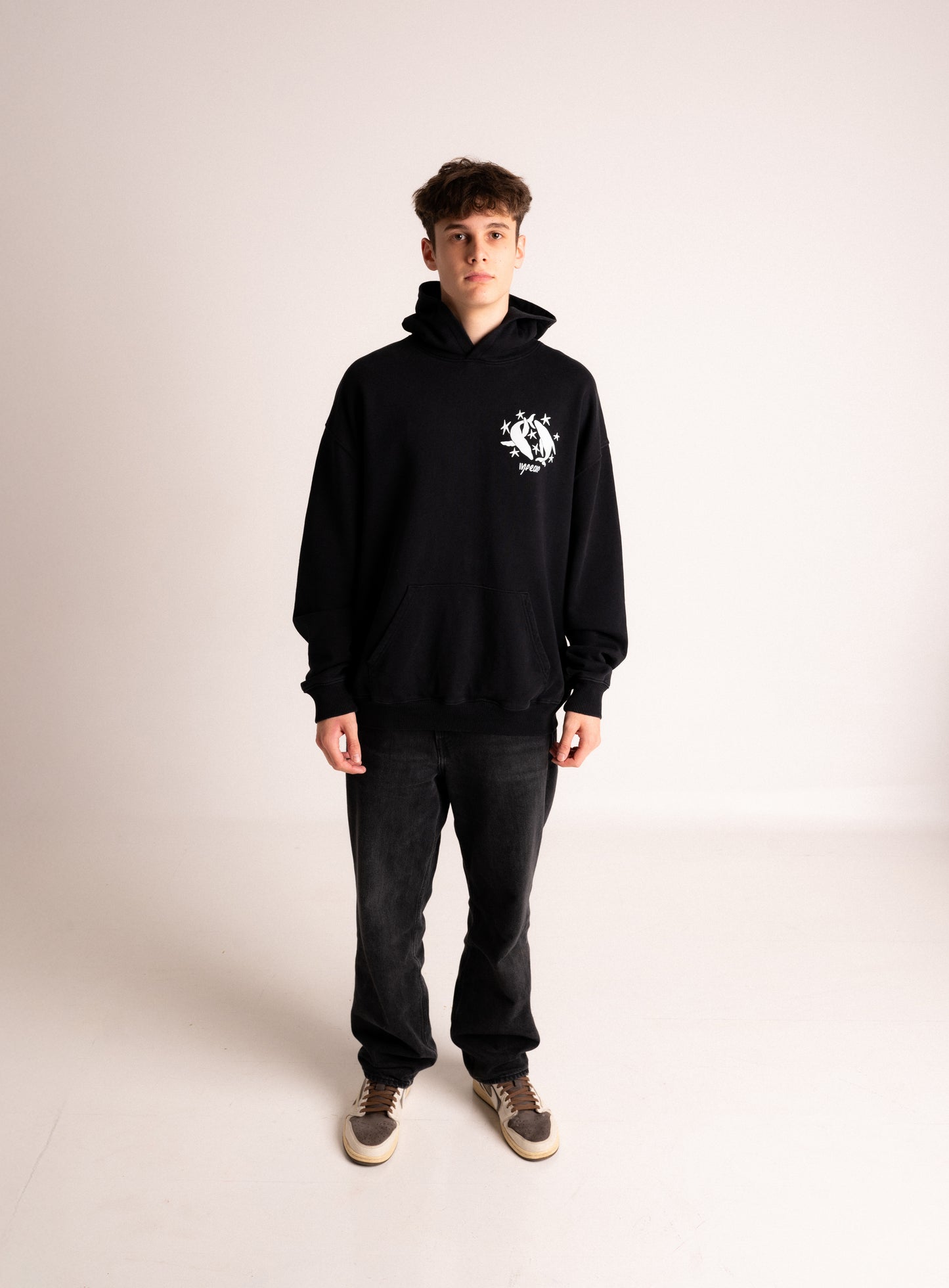 "WHALE DUO" HOODIE IN BLACK